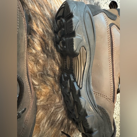 Wolverine unisex waterproof hiking boots SZ 8 M / SZ 10 W - Picture 6 of 12